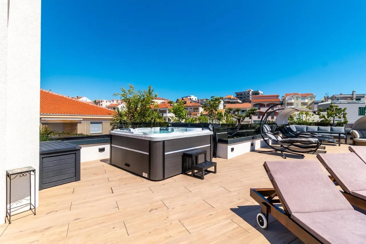 Beach Villa Valentina Trogir Apartment