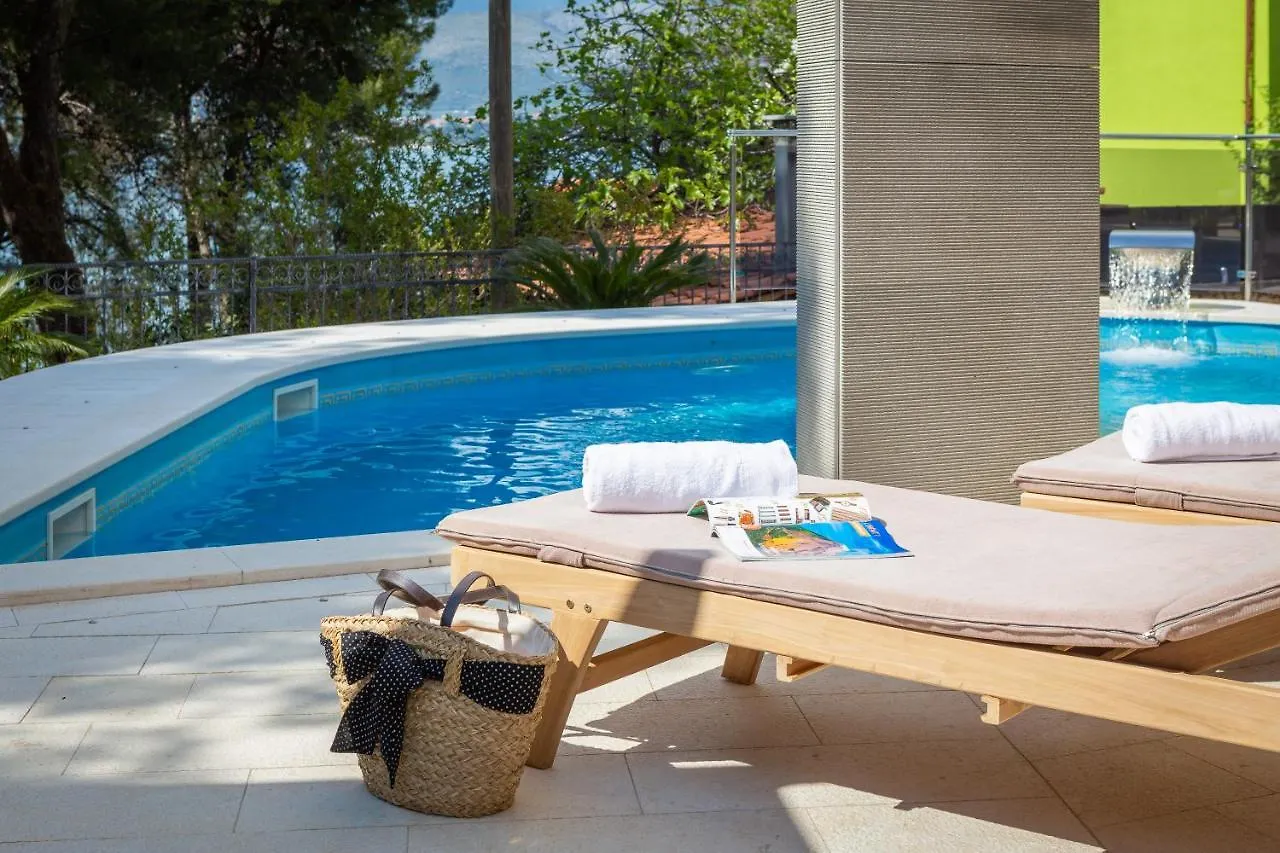 Beach Villa Valentina Trogir Apartment