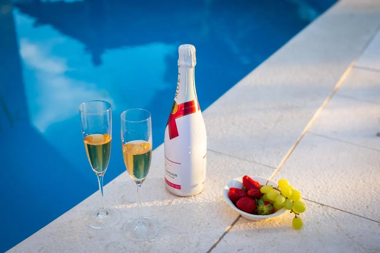 Beach Villa Valentina Trogir Apartment