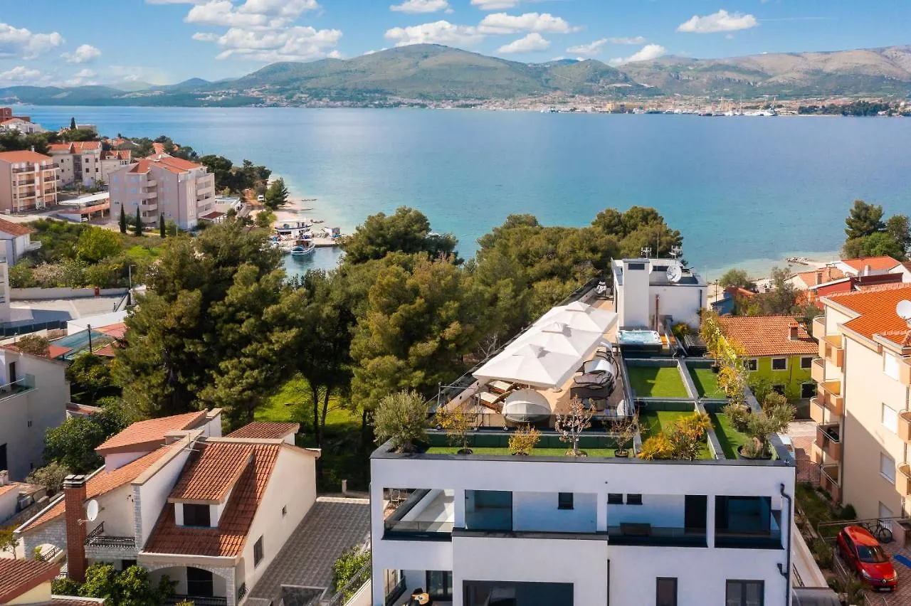 Beach Villa Valentina Trogir Apartment