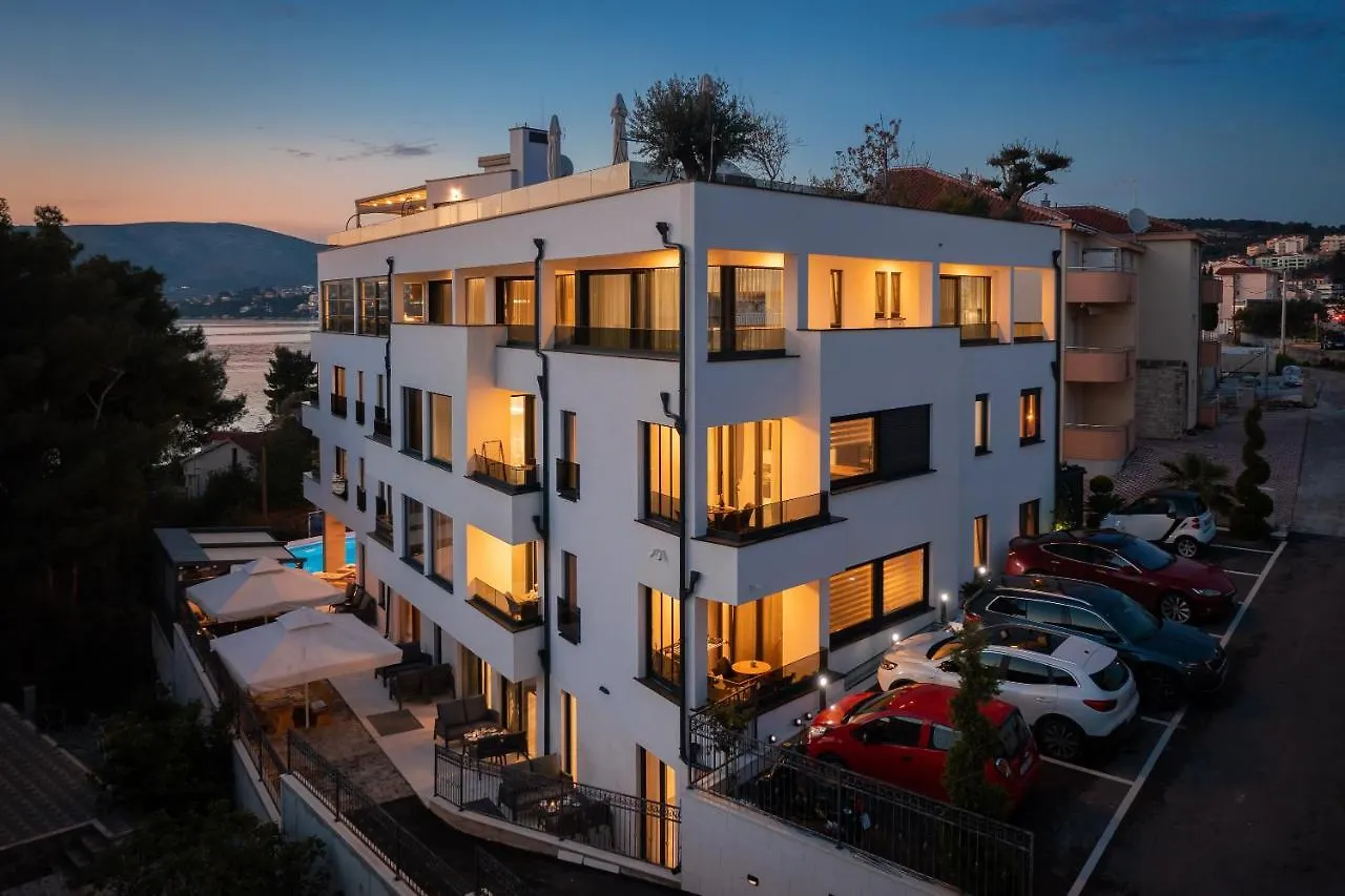 Beach Villa Valentina Trogir 0*,