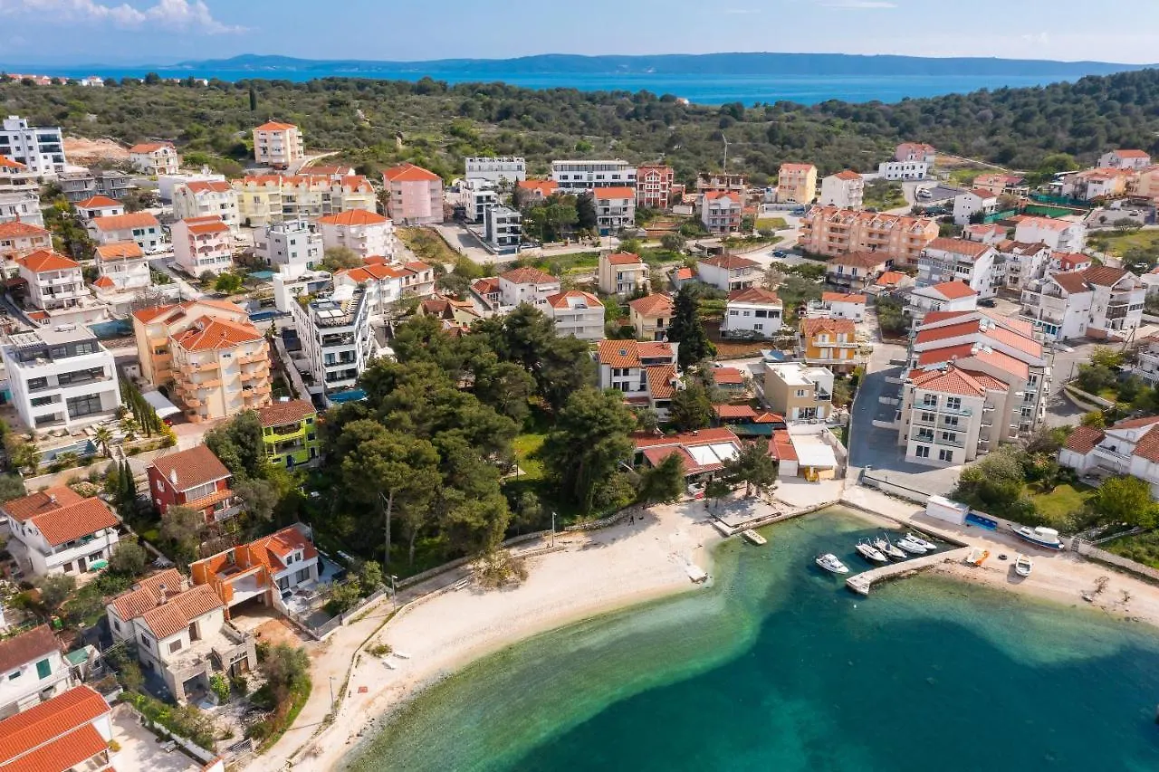 Apartment Beach Villa Valentina Trogir